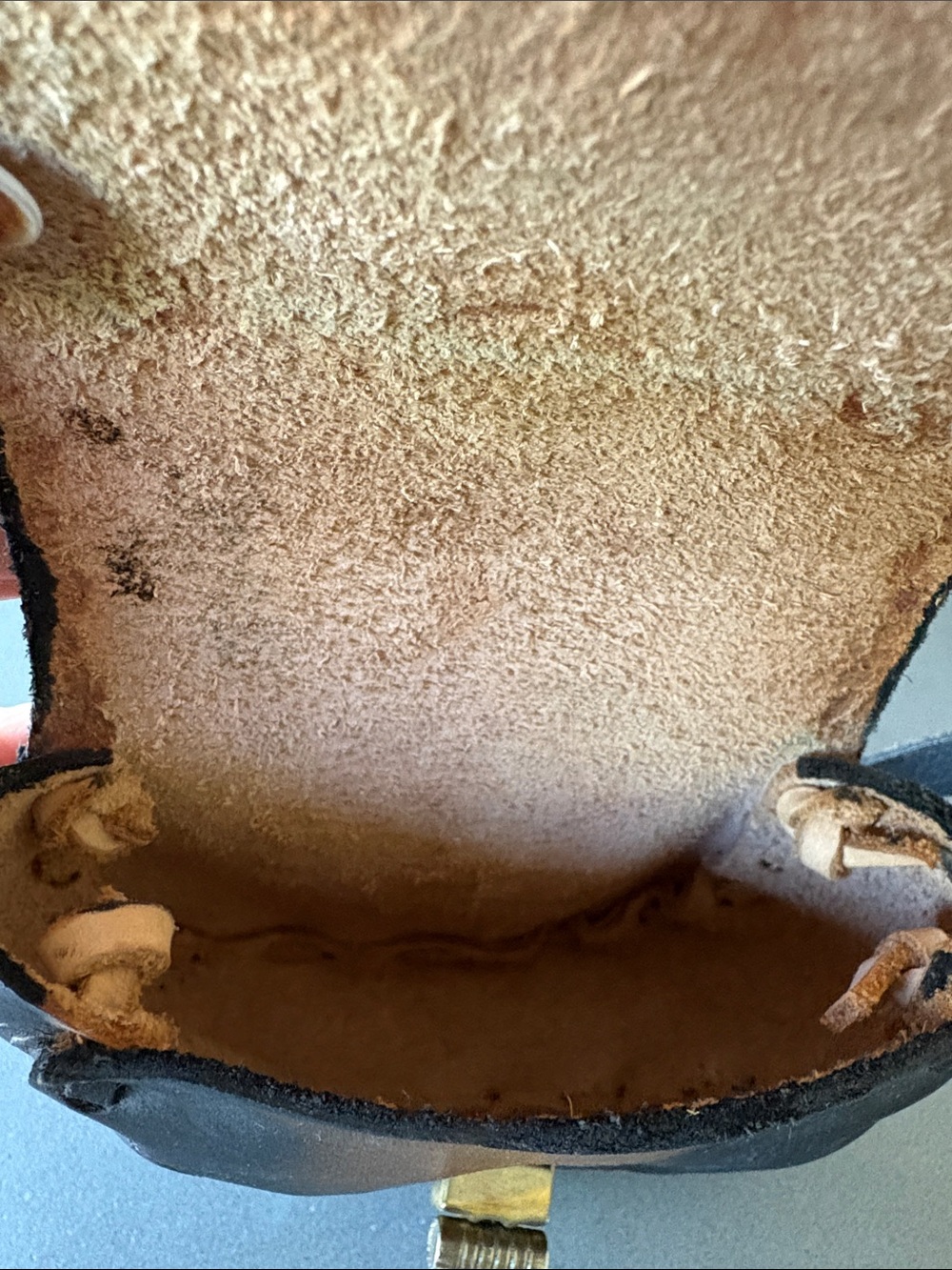 Handcrafted Brown Leather Floral Crossbody Bag - Picture 4 of 4